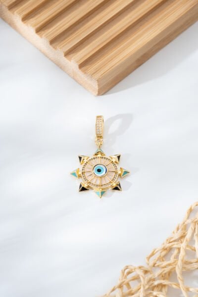 Yıldız Formlu Nazar Boncuğu Detaylı Altın Renk Charm