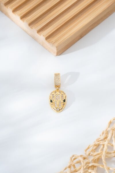 Yılan Başlı Taşlı Altın Renk Charm
