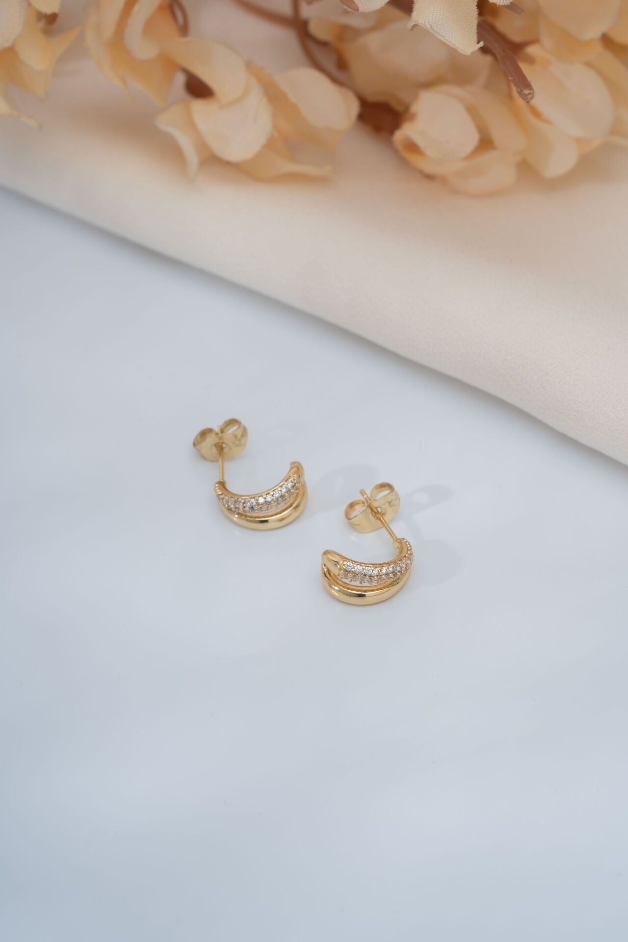 Xuping Gold Taşlı Köprü Küpe