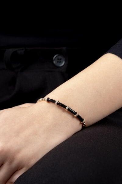 Rose Dorikalı Siyah Taş Detaylı Bileklik