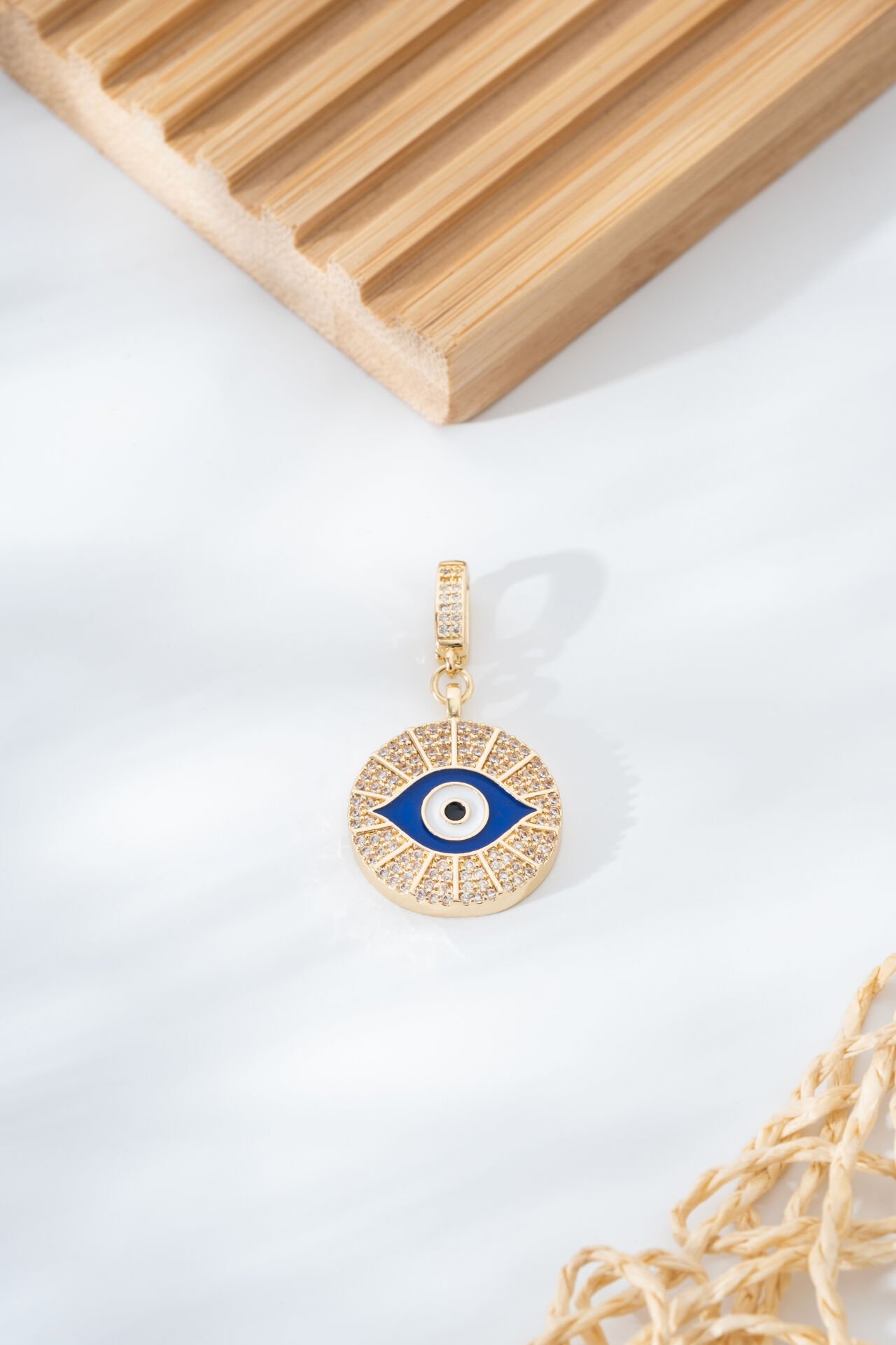 Mavi Nazar Boncuğu Figürlü Taşlı Yuvarlak Charm