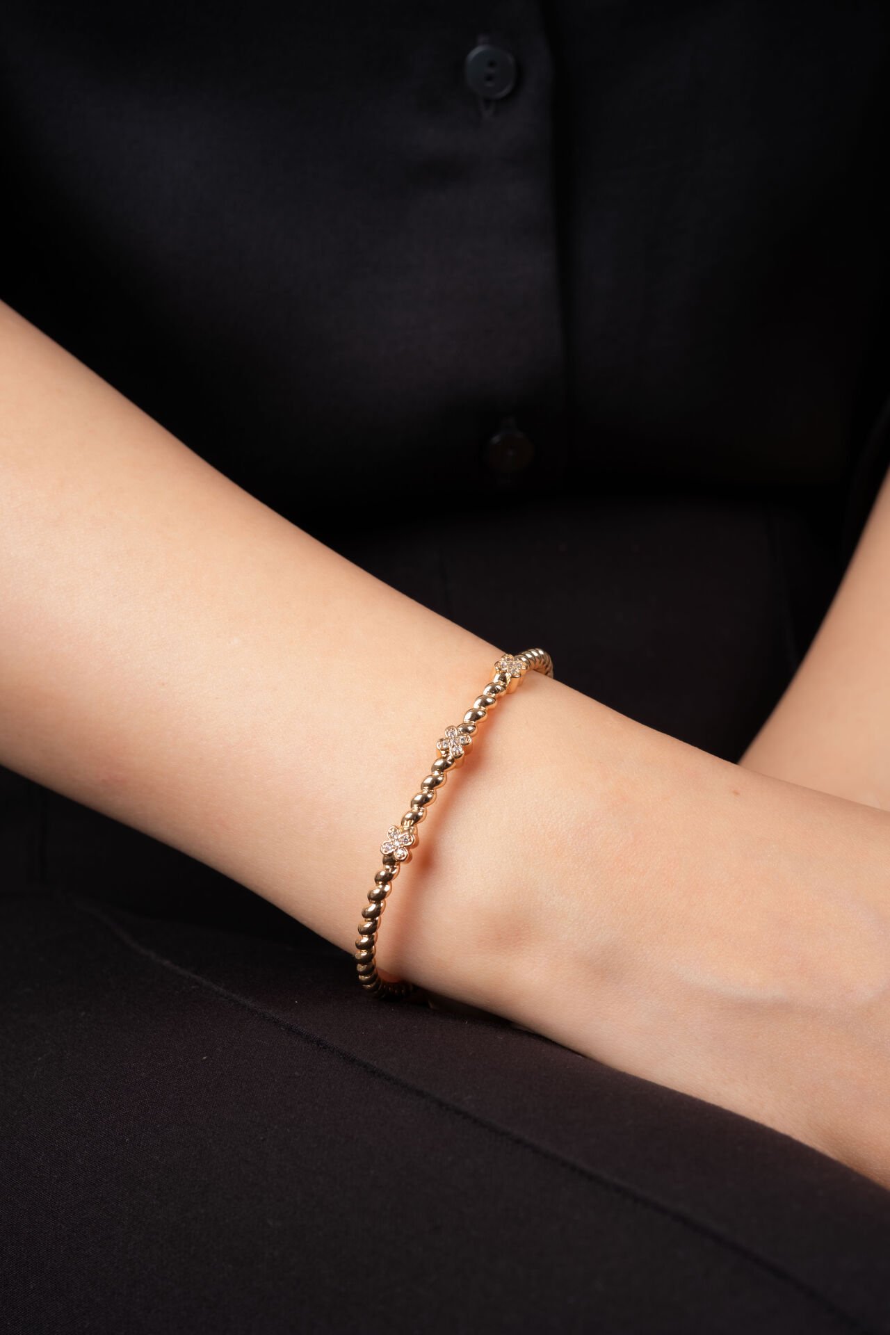 Rose Üç Çiçek Detaylı Kıvrım Bileklik