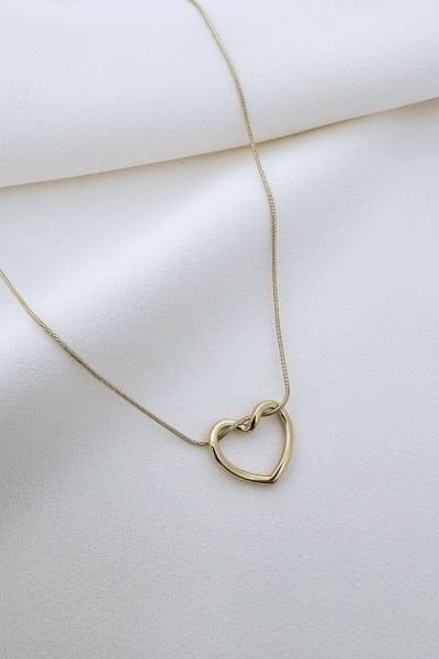 Çelik düğüm kalp kolye gold