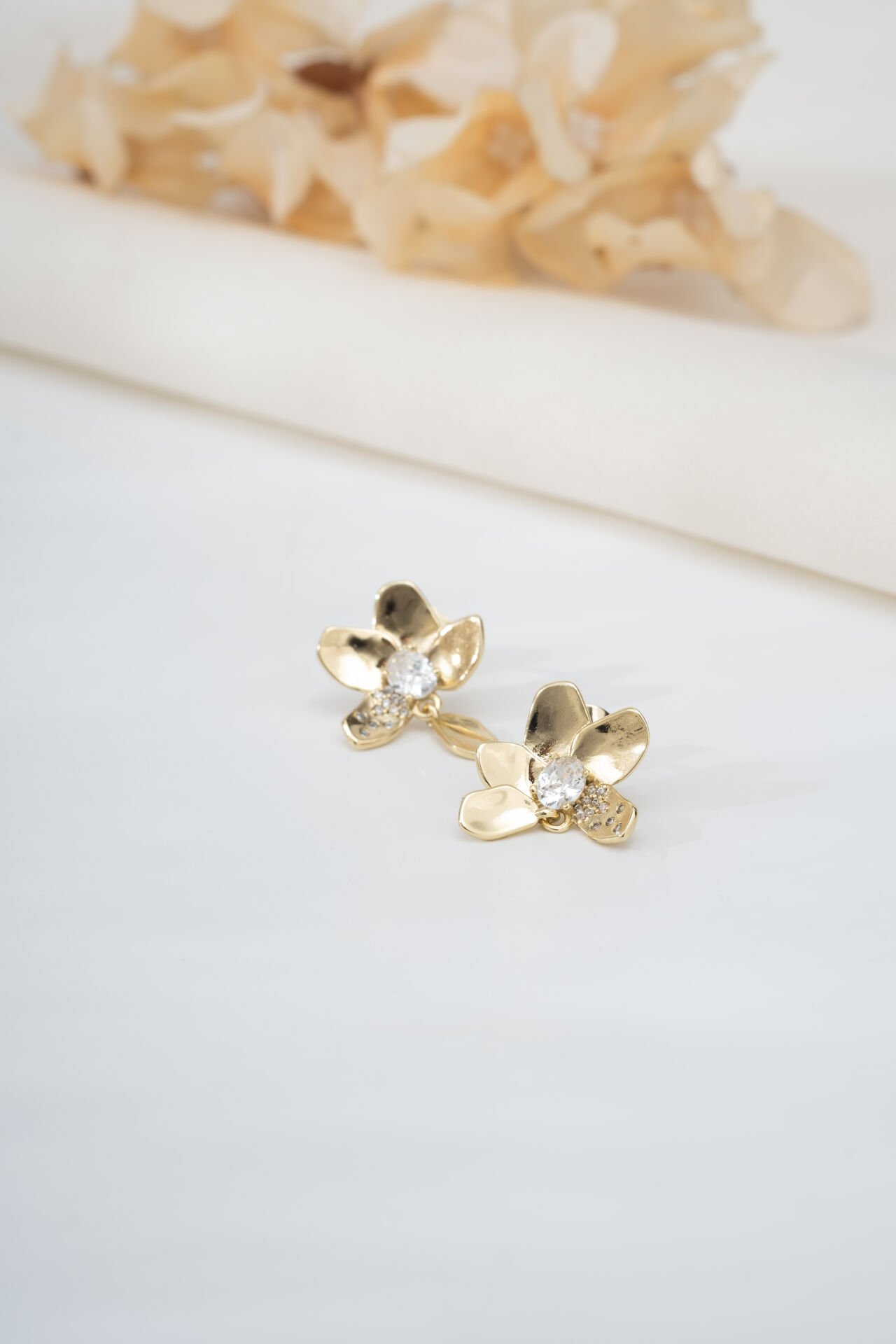 Xuping Gold Sallantılı Çiçek Küpe