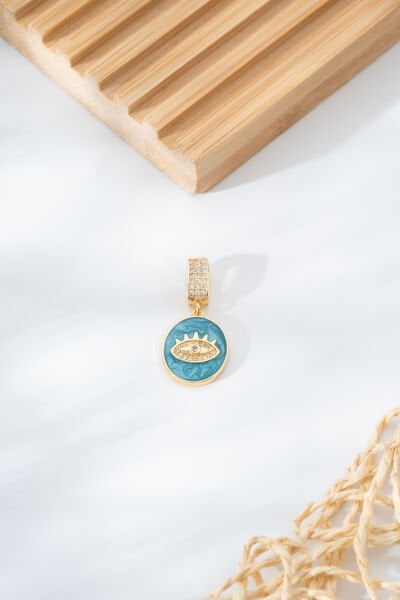 Mavi Zeminli Göz Motifli Altın Sarısı Charm