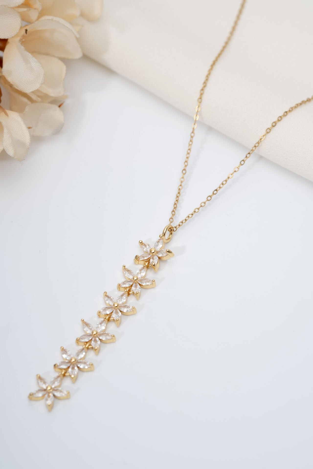 Gold Cam Çiçek Y Kolye