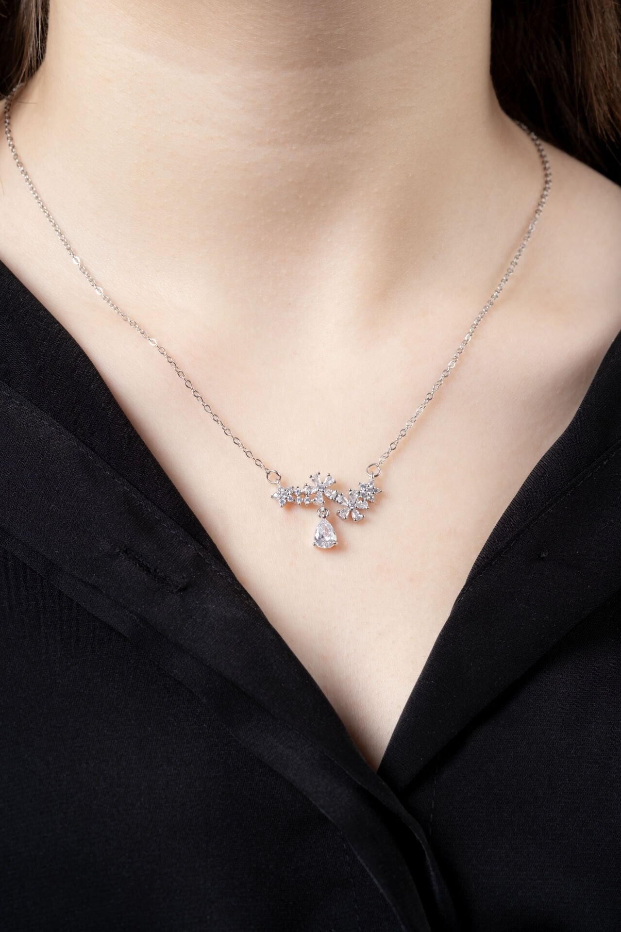 Silver Cam Çiçekler Kolyesi