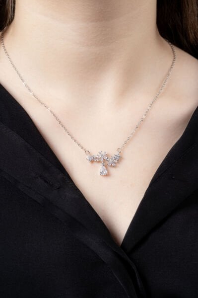 Silver Cam Çiçekler Kolyesi