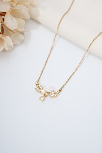 Gold Minimal Çiçekler Kolyesi