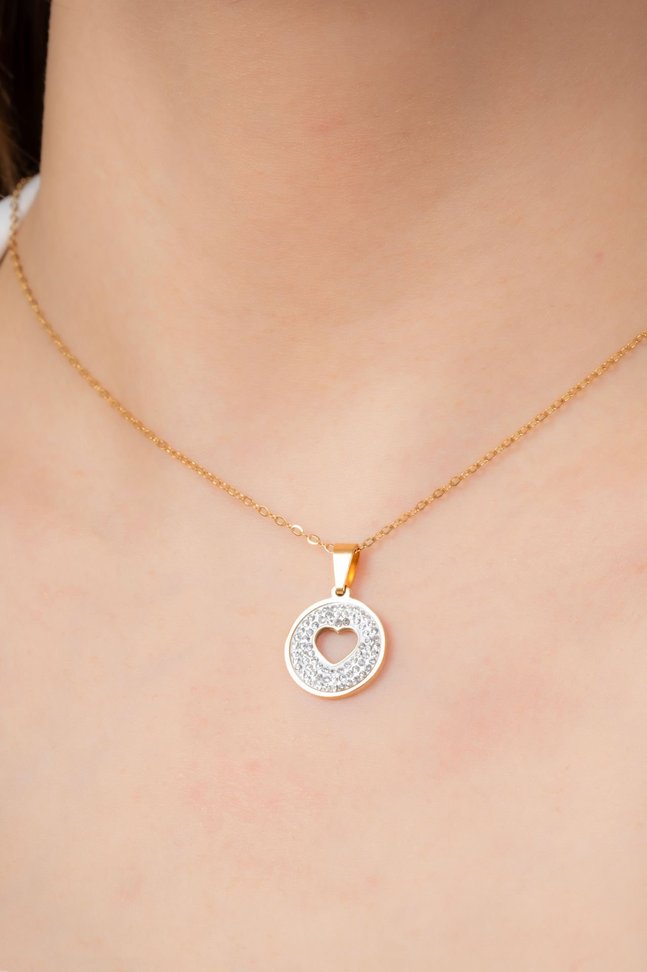 Çelik Taşlı Kolye