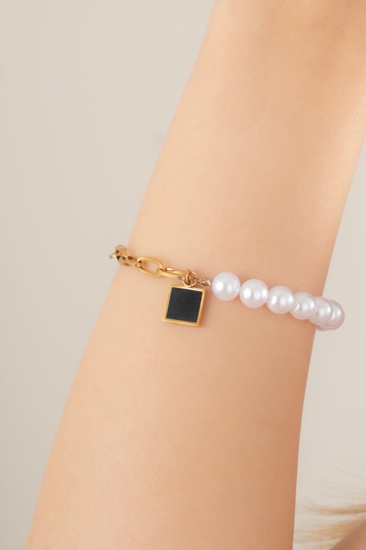 Çelik Siyah Sedef Taşlı İnci Bileklik