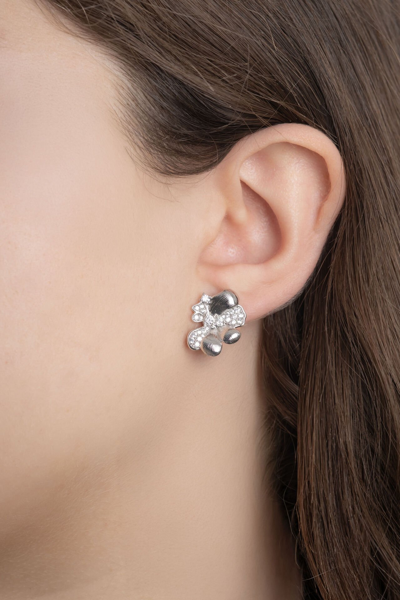 Xuping Silver Yarım Çiçek Küpe