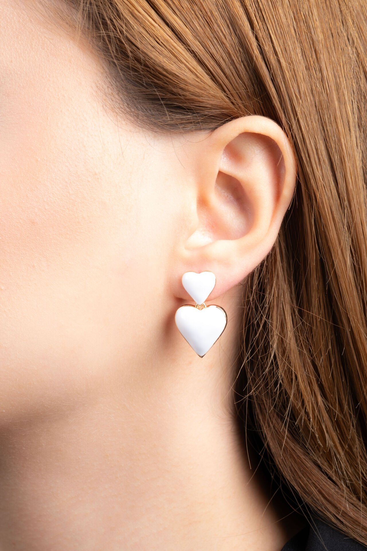 Beyaz Kalp Sallantılı Küpe