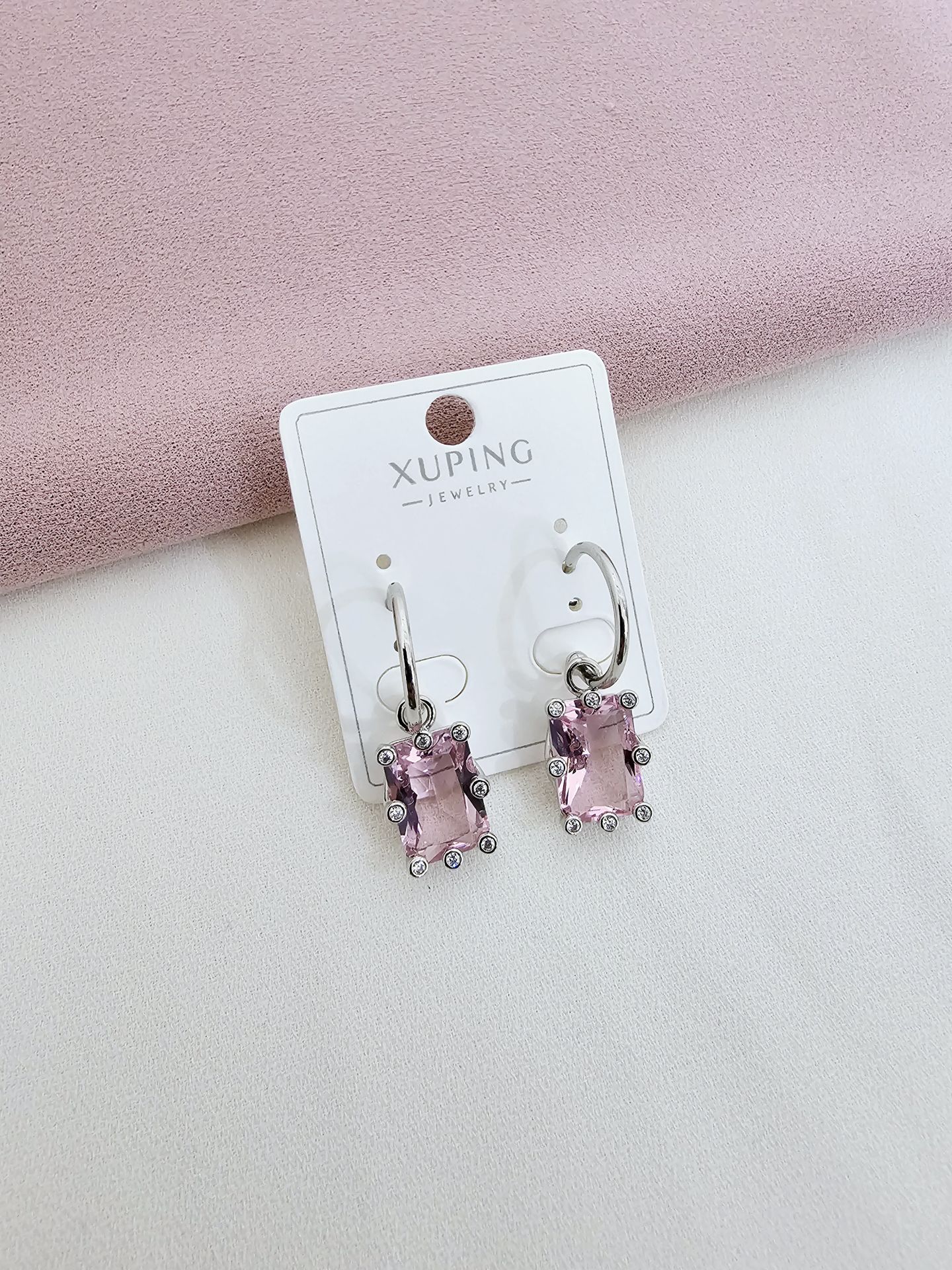 Xuping Pembe Taşlı Küpe