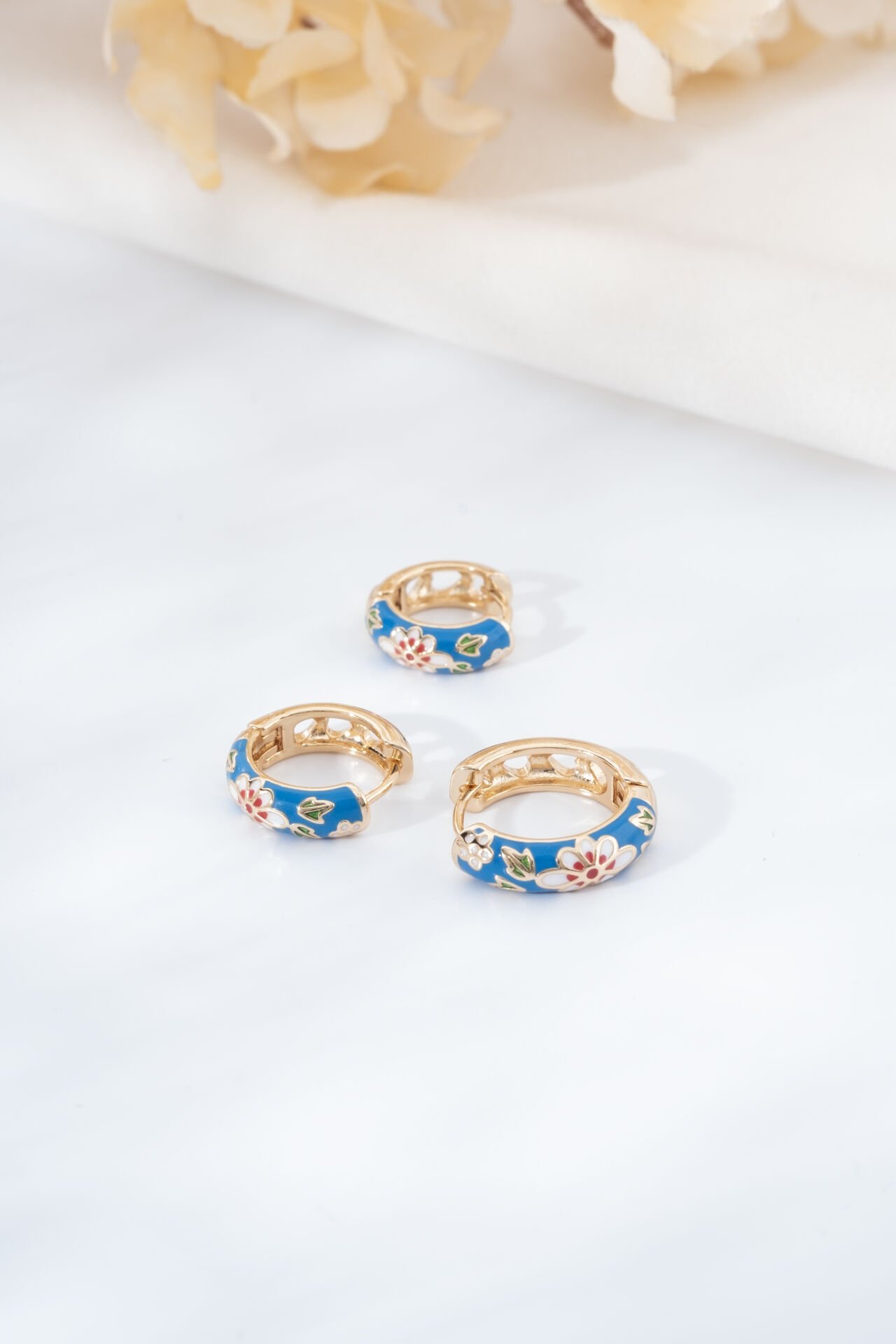 Mavi Çini Desen Küpe