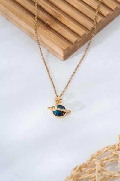 Çelik Gezegen Kolye