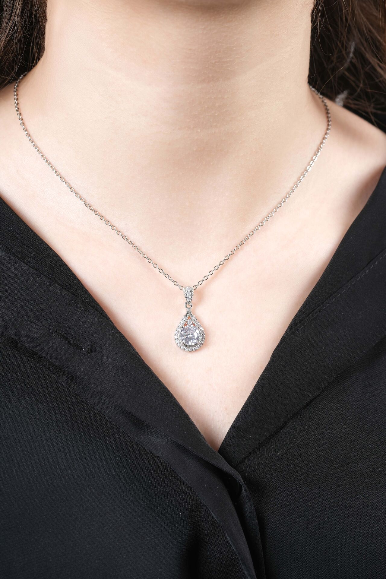 VIP Silver Damla Taşlı Uzun Kolye