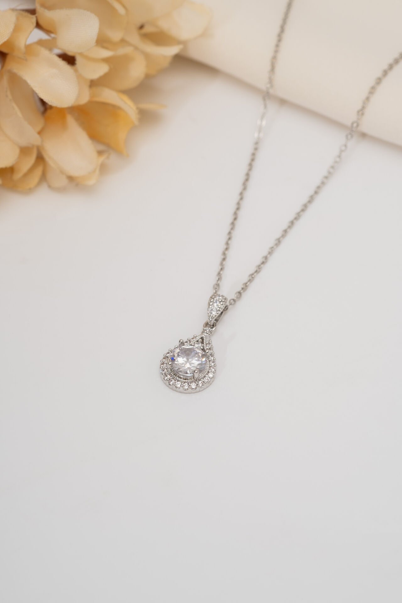 VIP Silver Damla Taşlı Uzun Kolye