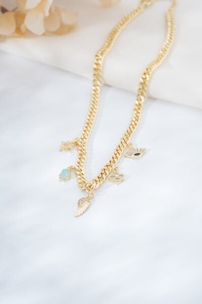 Gold Zincir Charmlı Kolye