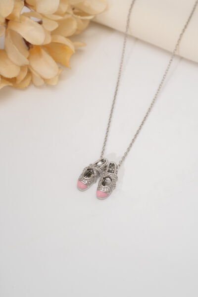 Silver Taşlı Ayakkabı Figürlü Kolye