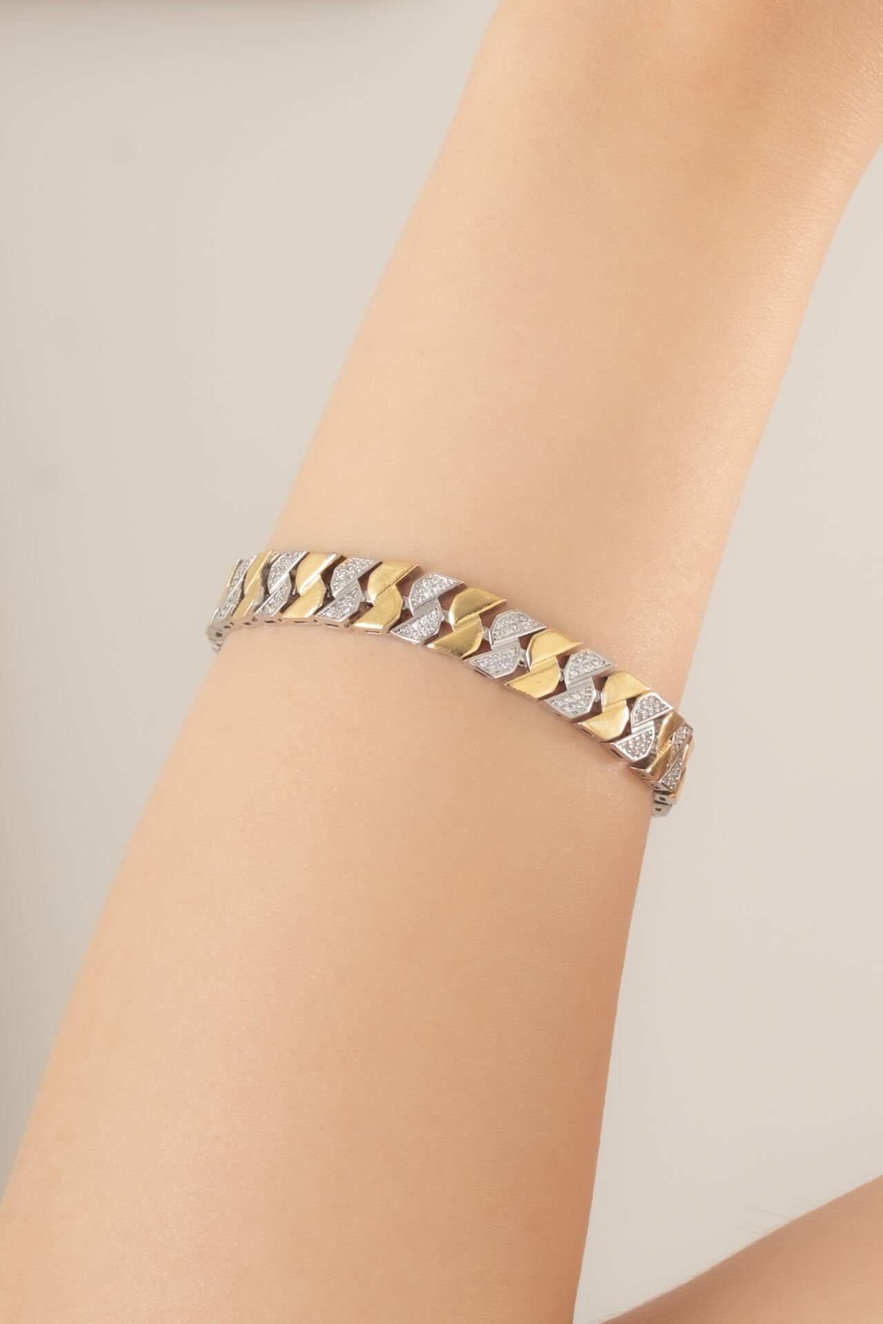 Altın Ve Gümüş Detaylı Zarif VİP Bileklik