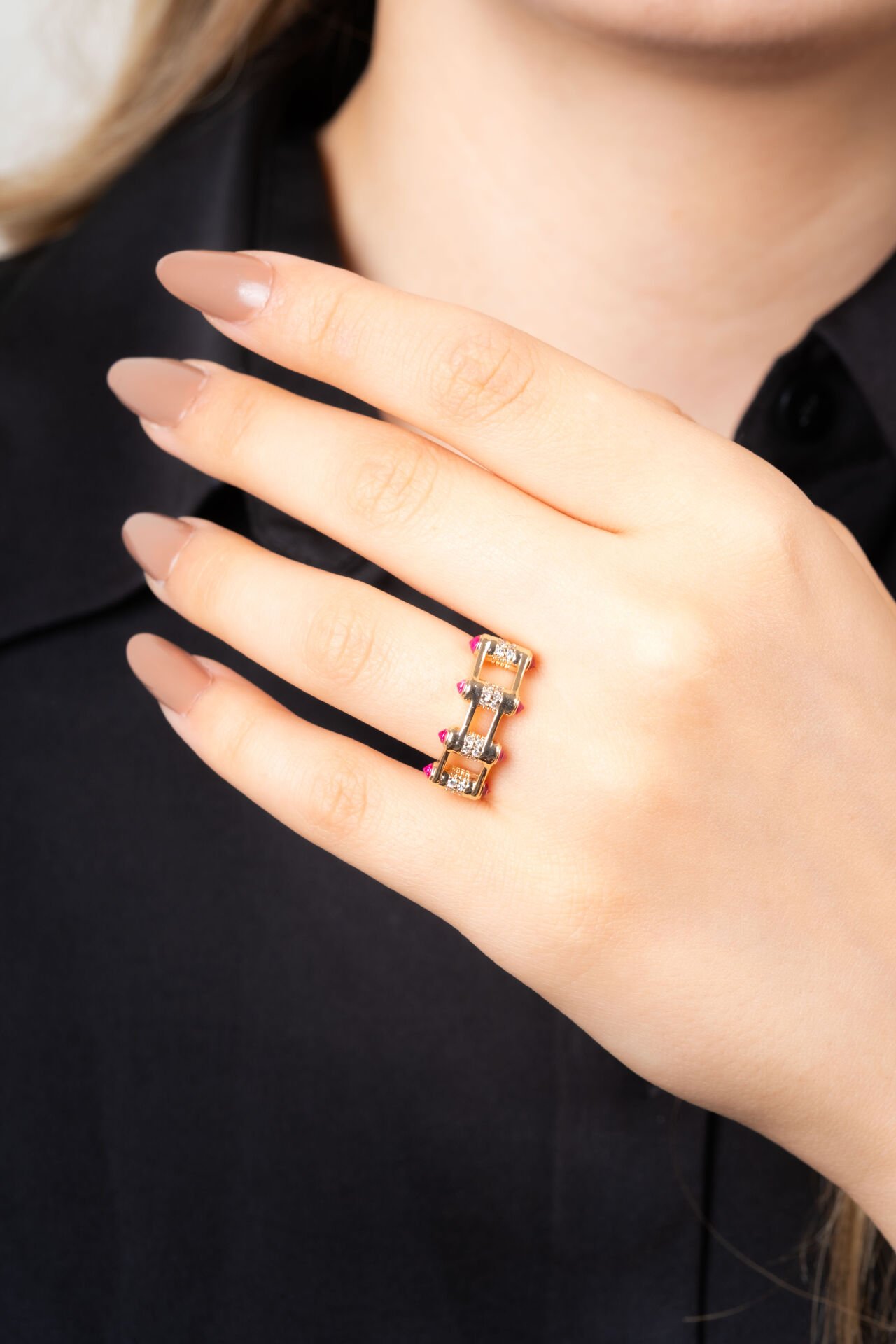 Rose Zirkon Taşlı Kırmızı Detay Kalem Yüzük