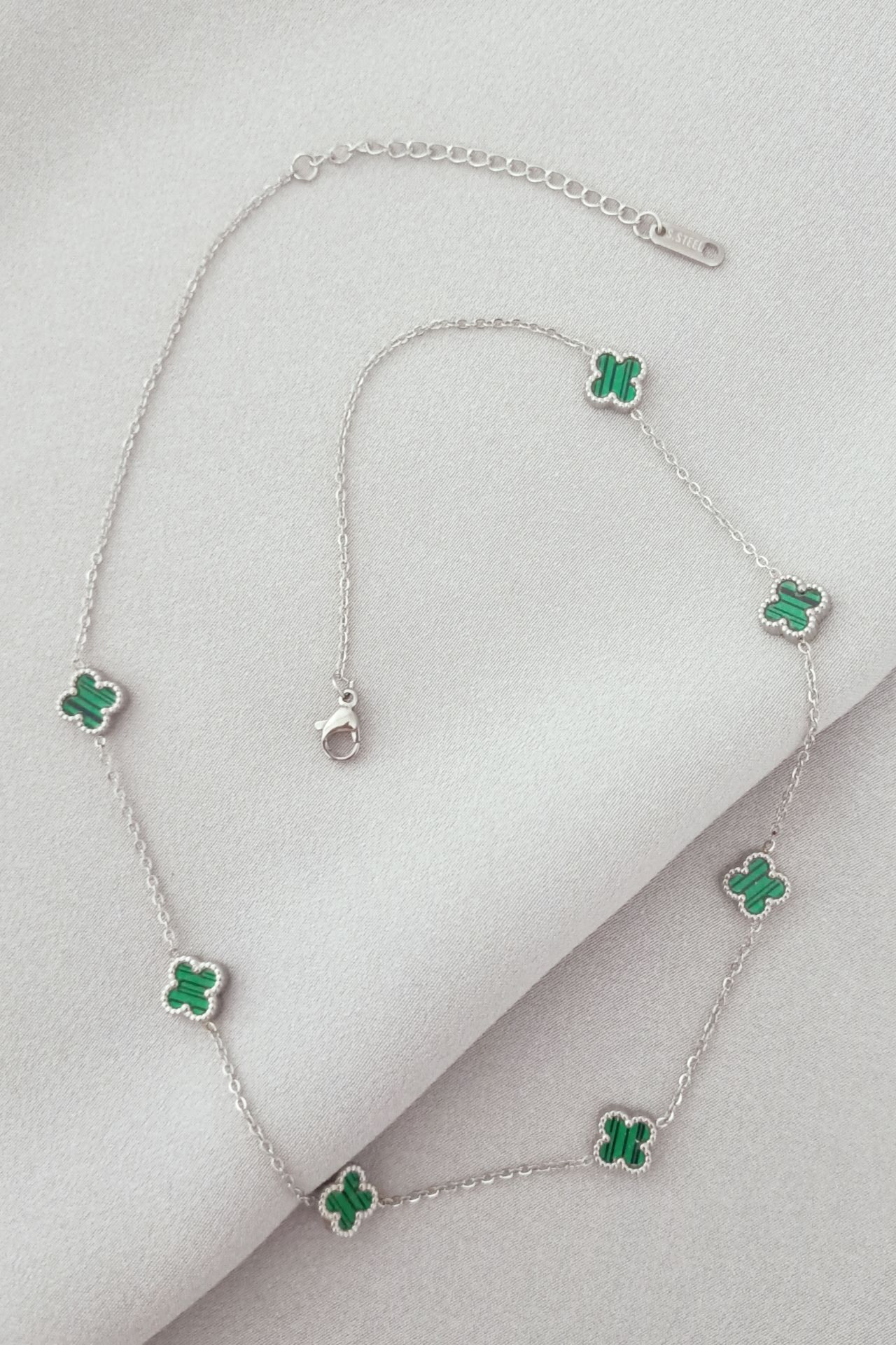 Çelik van cleef kolye