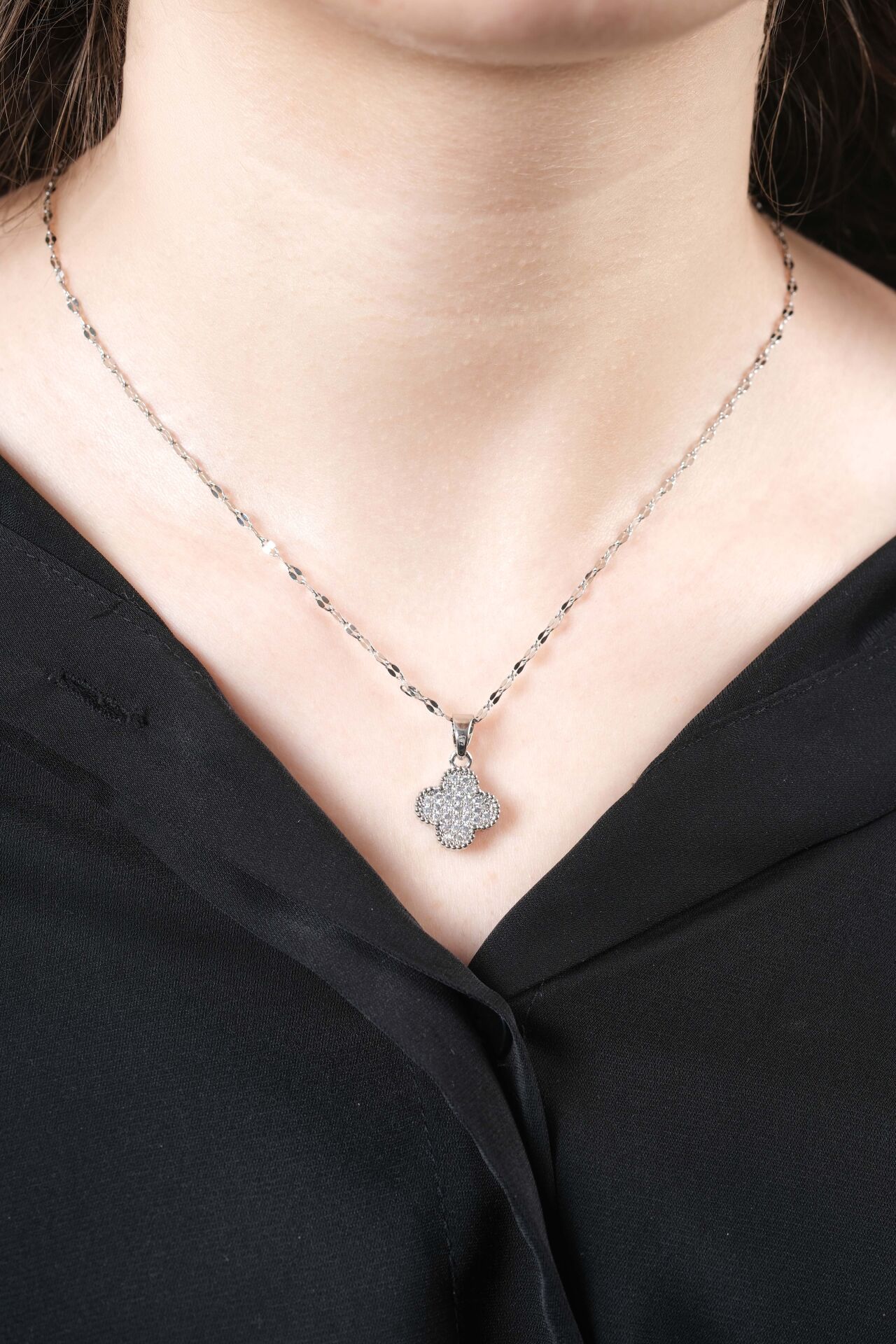 Silver Tek Yonca Uzun Kolye