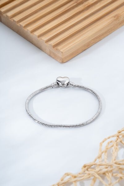 Kalp Klipsli Gümüş Renk Yılan Zincir Pandora