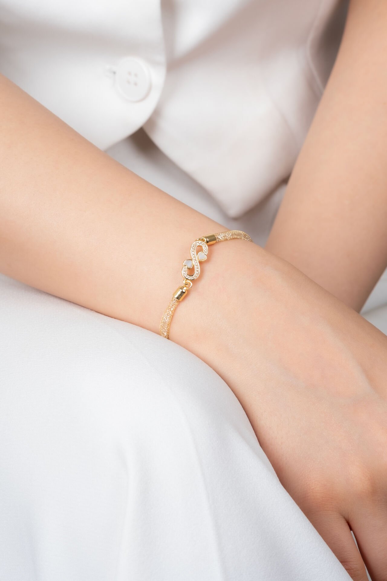 Altın Renk Sonsuzluk Ve Kalp Detaylı Kordon VİP Bileklik