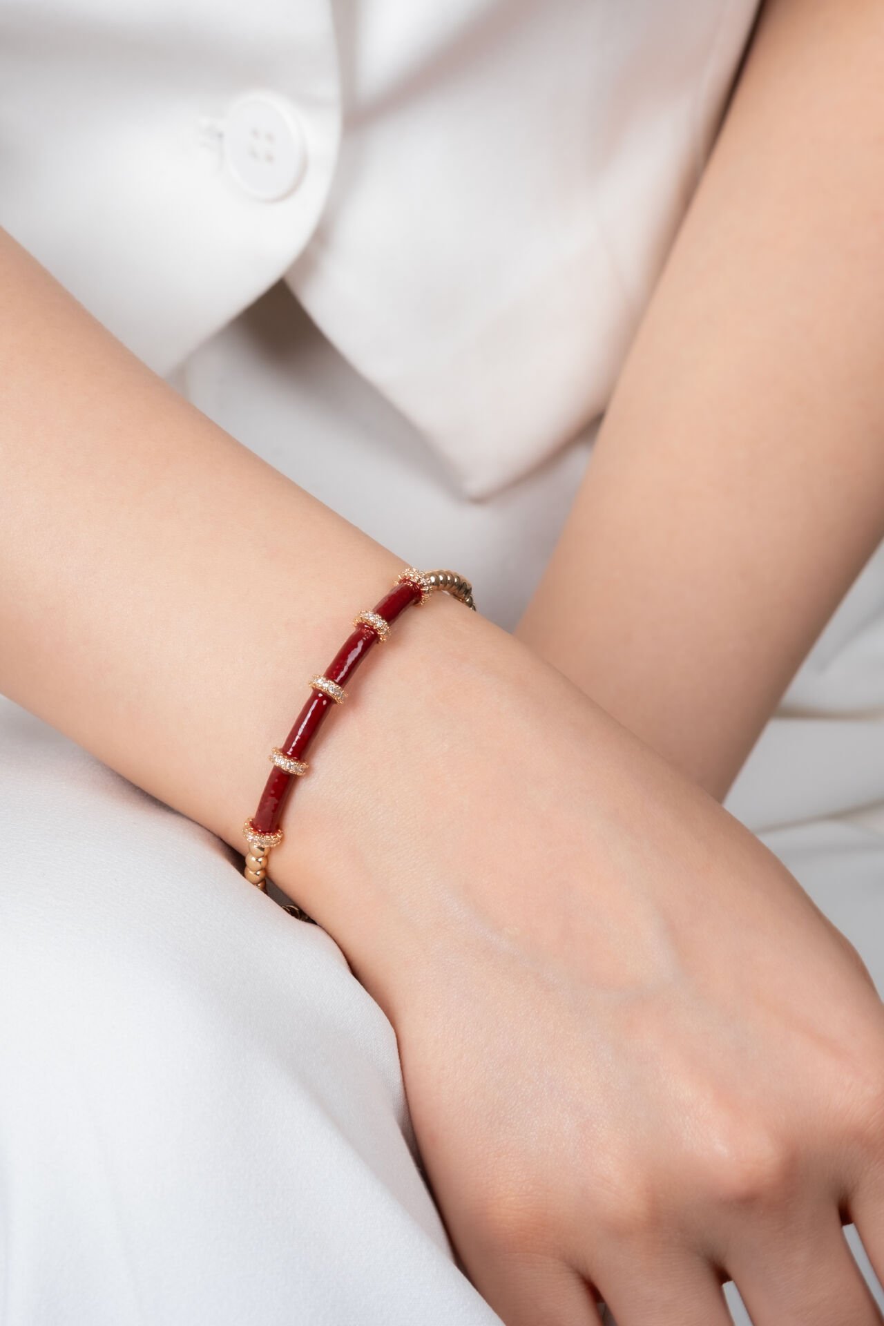 Bordo Detaylı Altın Renk Boncuklu Bileklik