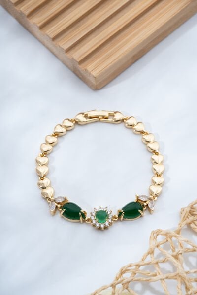Kalp Zincirli Yeşil Taş Detaylı Altın Renk VİP Bileklik