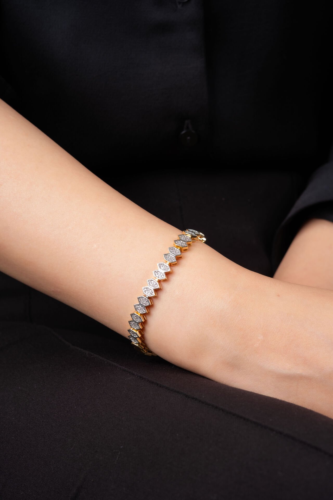 Gold Altıgen Taşlı Bileklik