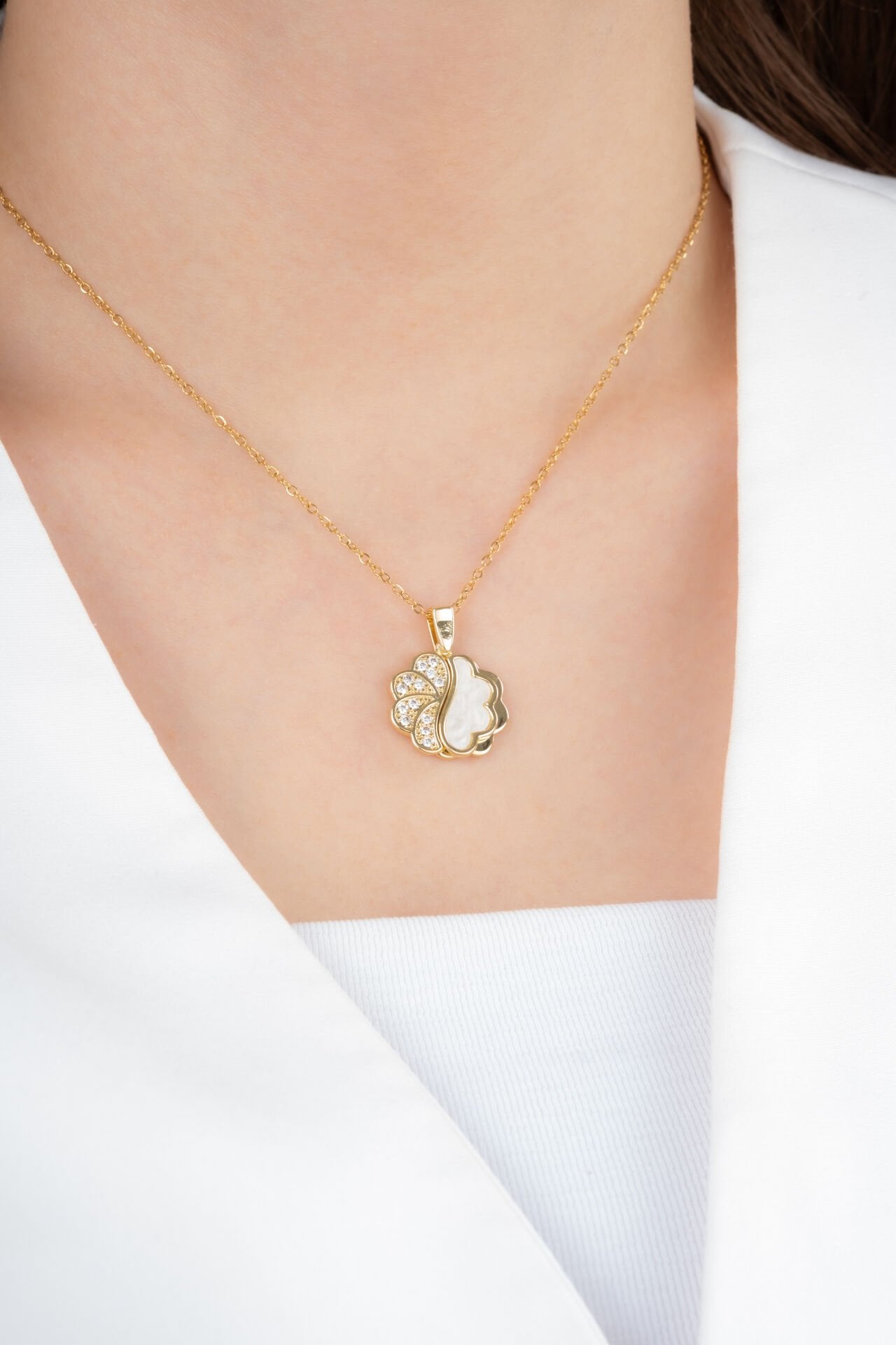 Gold Sedef Taşlı 3 Boyutlu Bayan Kolye