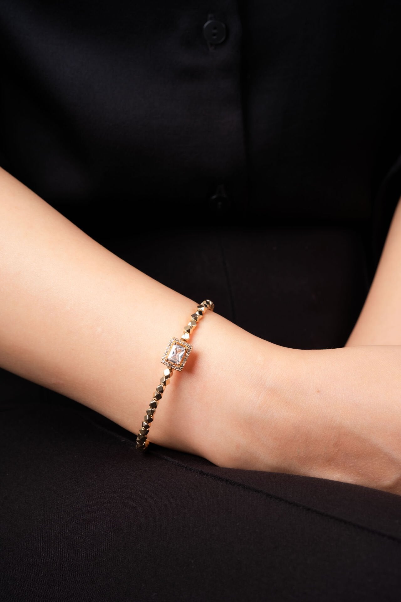 Gold Taşlı Baget Kelepçe Bileklik