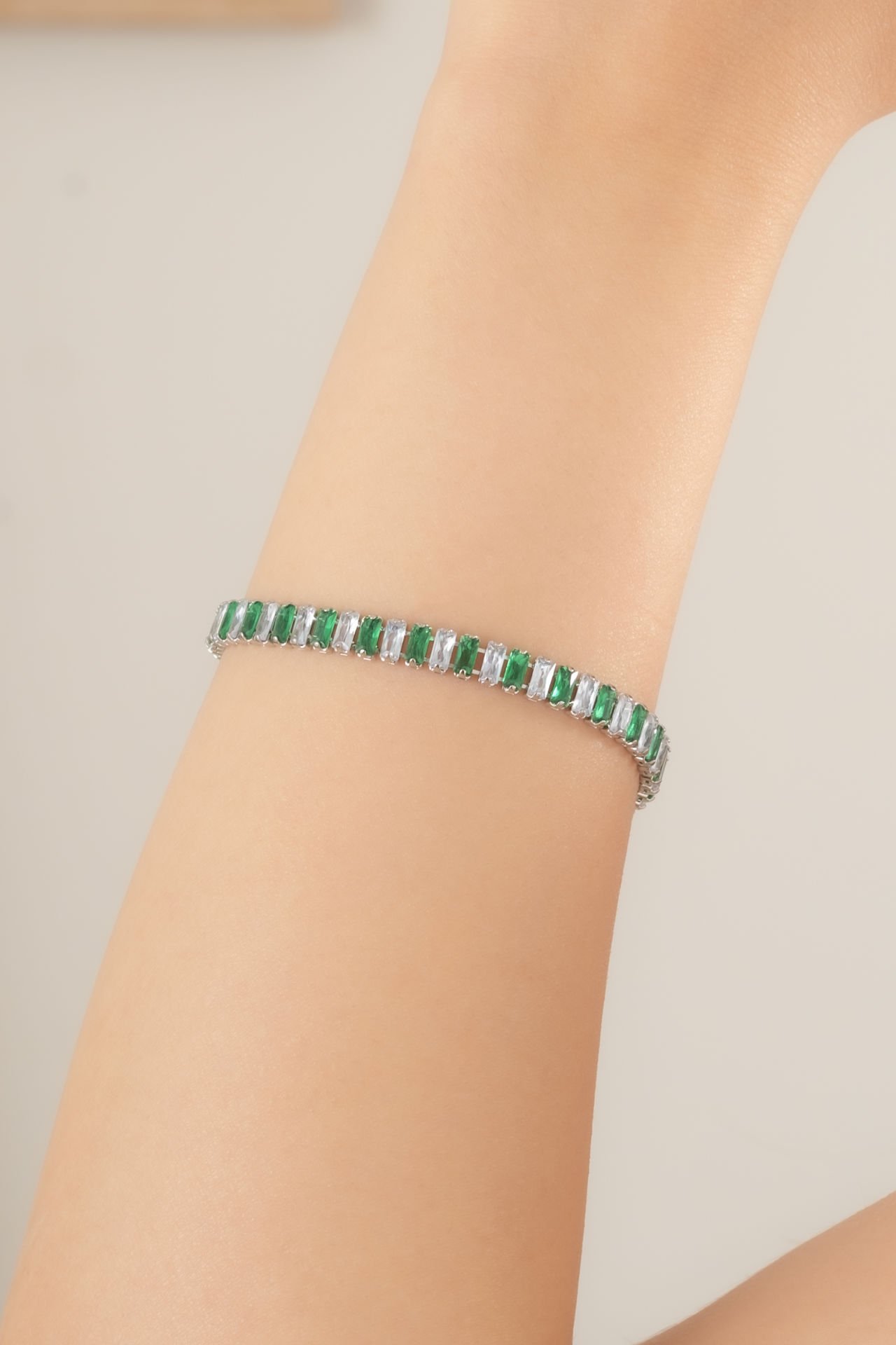 Vip Yeşil Beyaz Su Yolu Bileklik