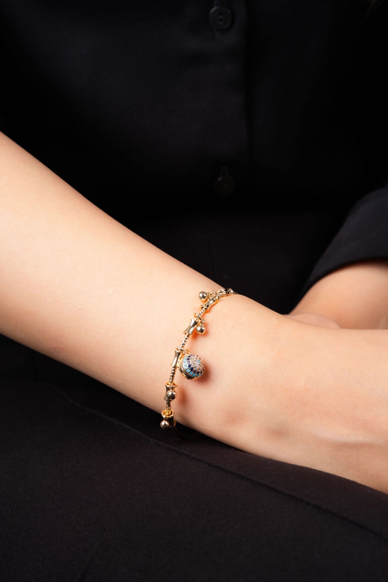 Rose Mavi Taşlı Yuvarlak Figürlü Kelepçe Bileklik