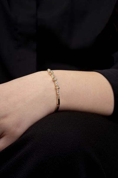 XUPİNG GOLD 3 KÖŞEGEN TAŞLI EKLEM BİLEKLİK