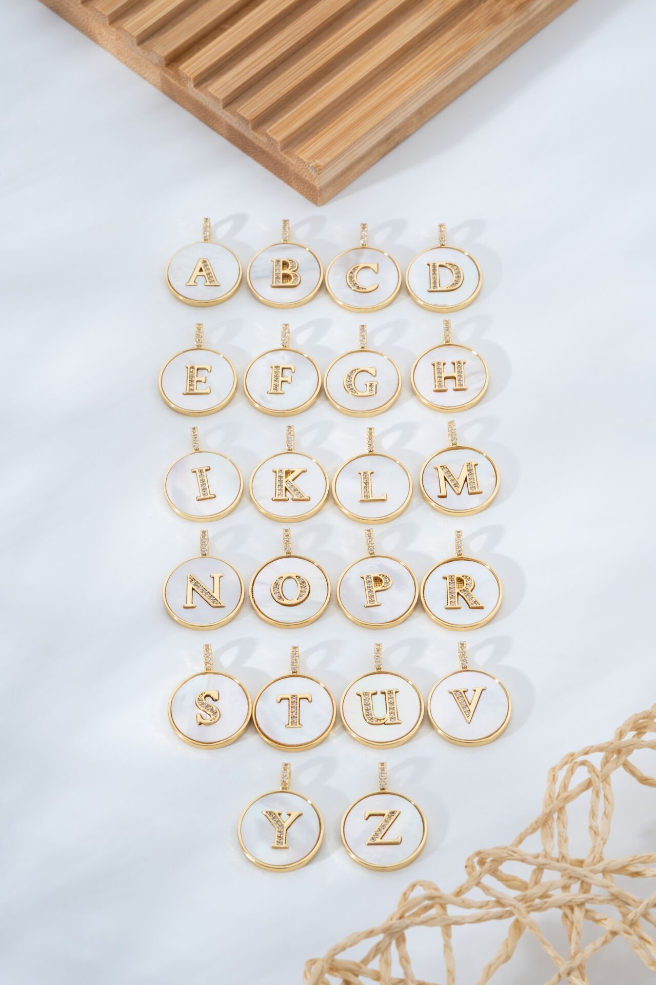 Sedef Zeminli Alfabe Kolye Ucu A dan Zye Harfler