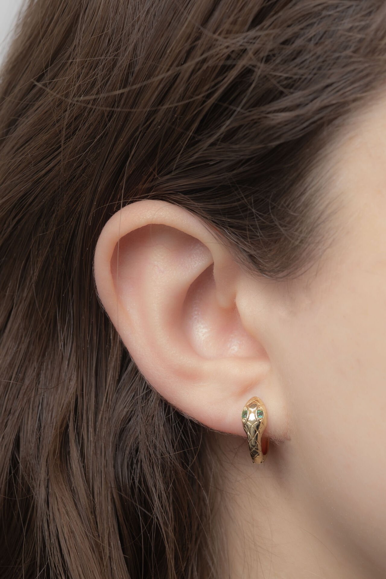 XUPİNG GOLD YEŞİL GÖZLÜ YILAN HALKA KÜPE