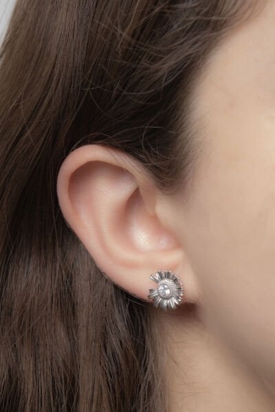 XUPİNG SİLVER TAŞLI PAPATYA KÜPE