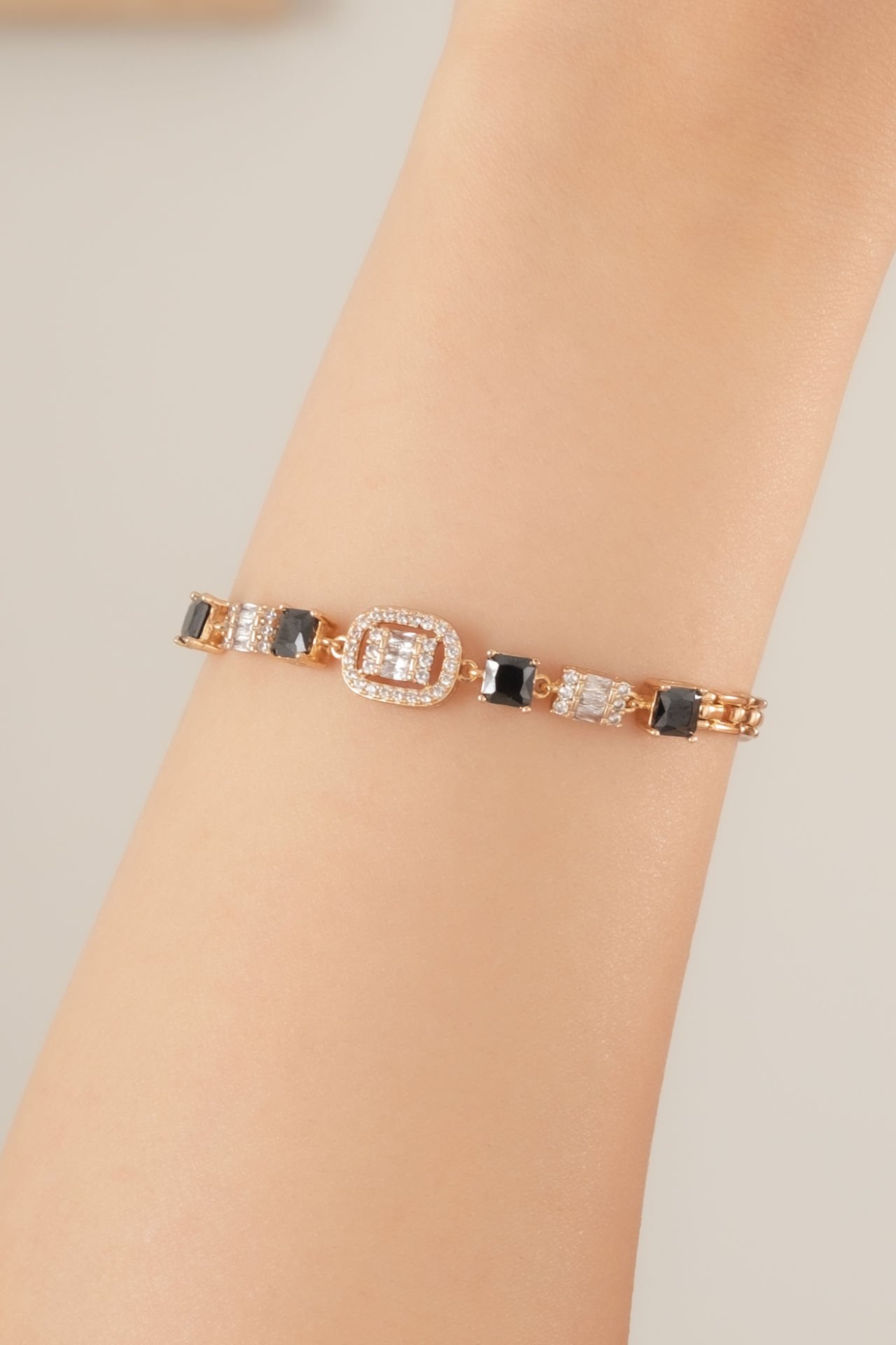 Xuping Baget Taşlı Siyah Bileklik