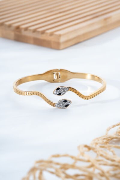 Yılan Figürlü Taş Detaylı Çelik Bileklik