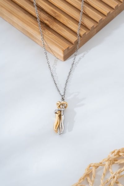 Altın ve Gümüş Renkli Sarılan Çift Motifli Kolye