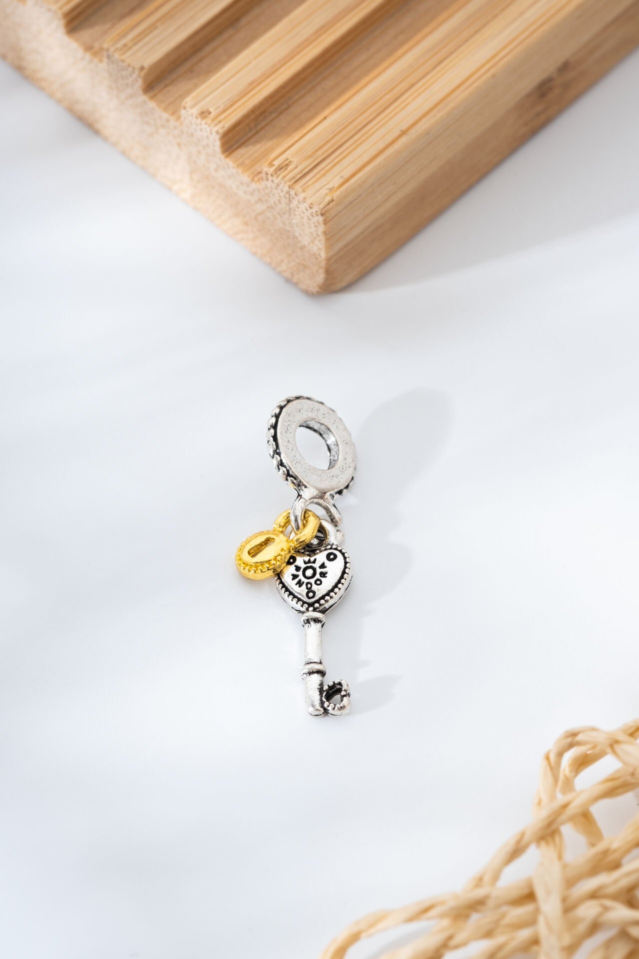 Çelik Anahtar Figürlü Charm