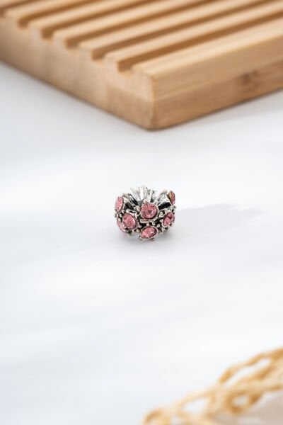 Çelik Pembe Taşlı Charm