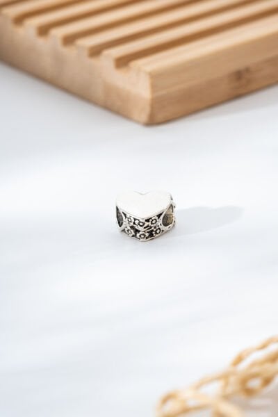 Çelik Silver Kalpli Charm