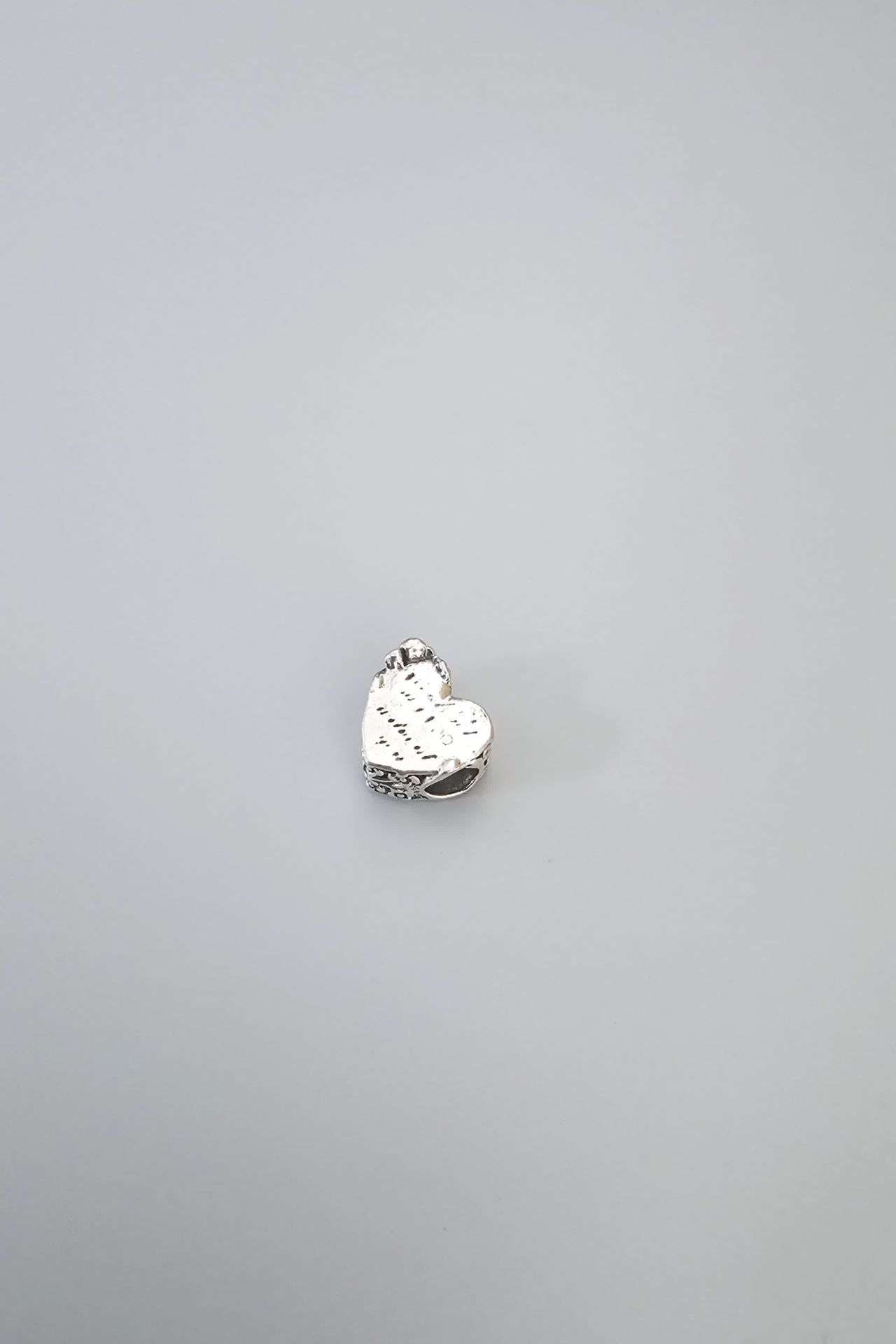 Çelik Silver Kalpli Charm