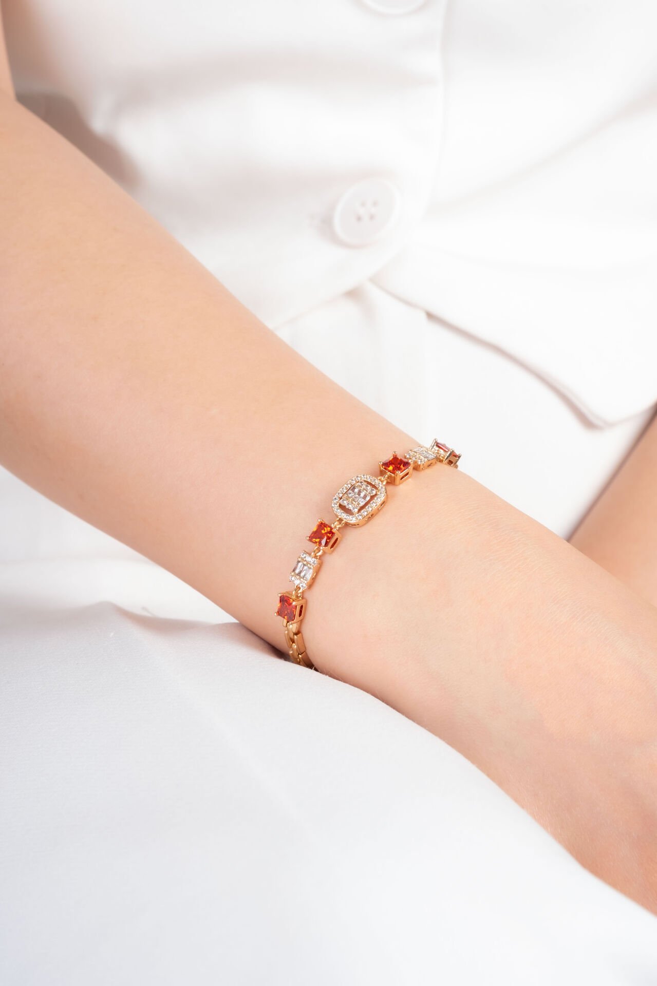 Rose Renk Zarif Taş Detaylı Bileklik