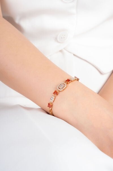 Rose Renk Zarif Taş Detaylı Bileklik